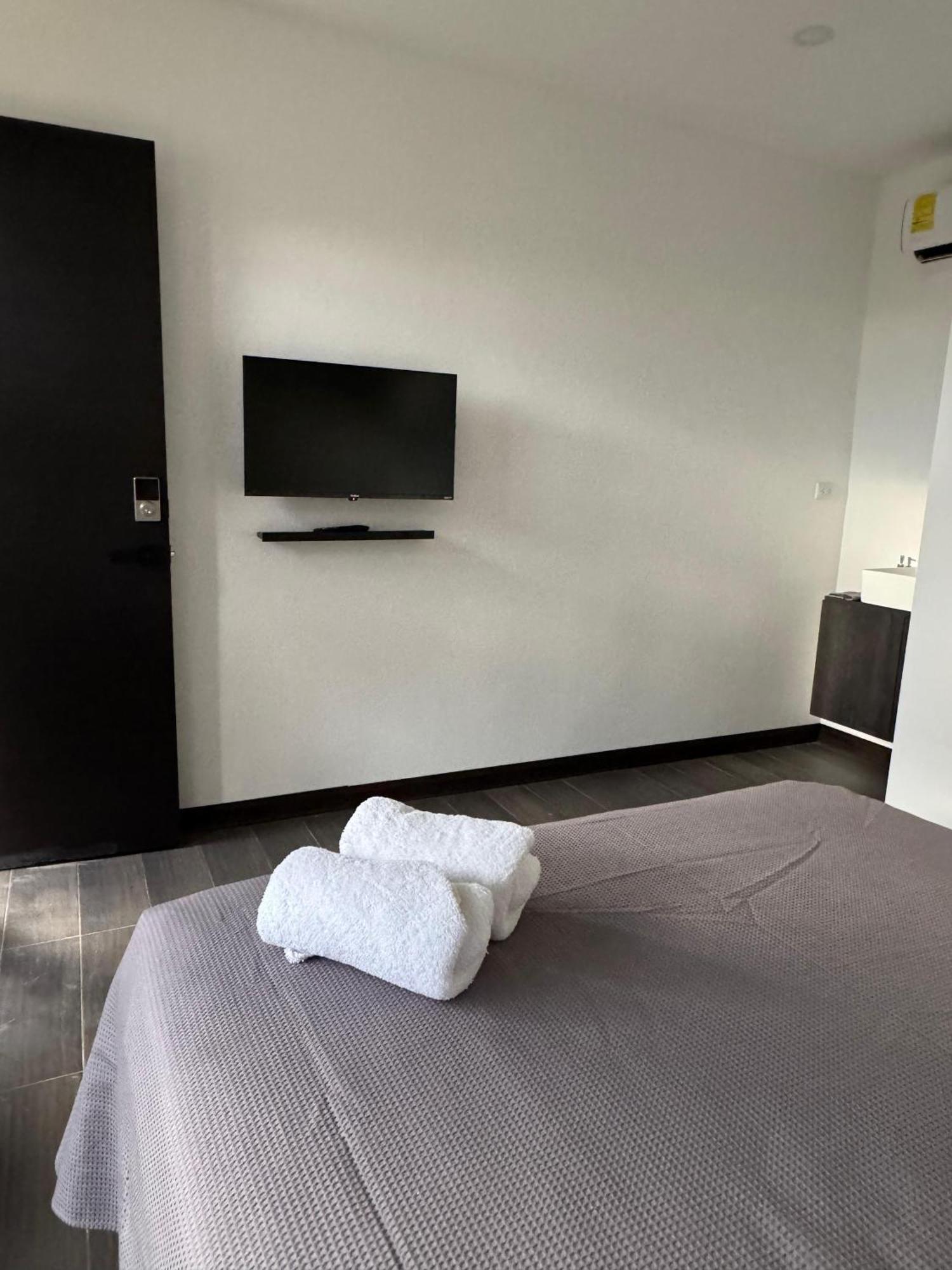 Nina'S - Juan Santamaria Hotel Alajuela Ngoại thất bức ảnh